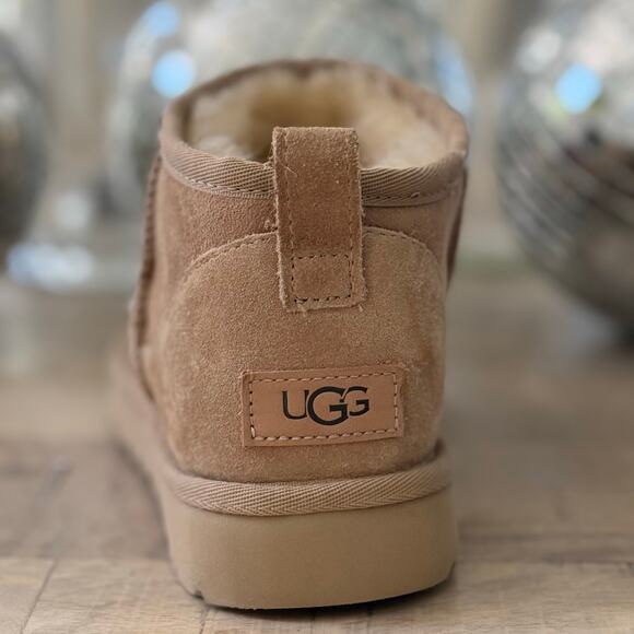 Cozy Tan Suede Shearling Ankle BootsSoft Lined Winter BootiesSize 7